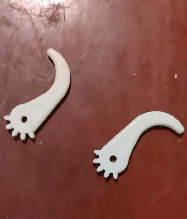 注塑塑胶模具106